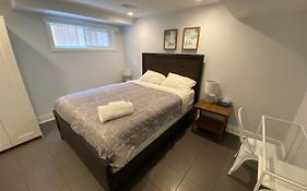 Yonge And Finch Subway !S Spacious And Modern Private Bd With Shared Bathroom
